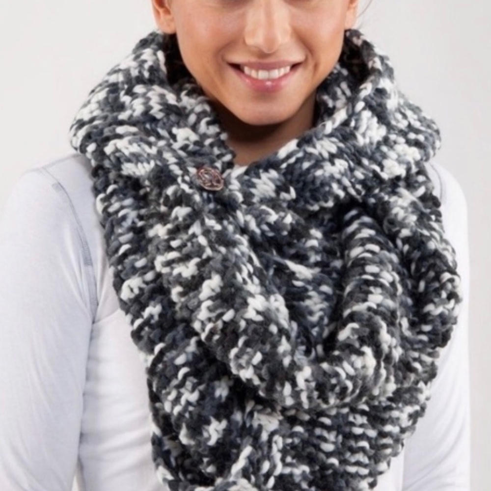 Lululemon Hooded Sweater Infinity Scarf - Picture 2 of 6